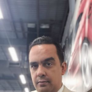 Meet your Posher, Manuel